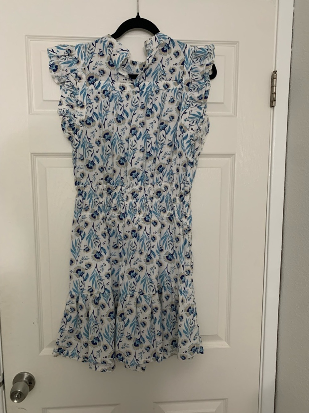 Flutter-Sleeve Blue Floral Day Dress - White & Blue